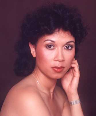 Roganne Evans
&copy; Jeffrey Lew